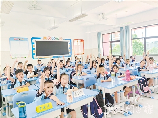 臺城二小林榮源校區(qū)迎來兩個班級的一年級新生。