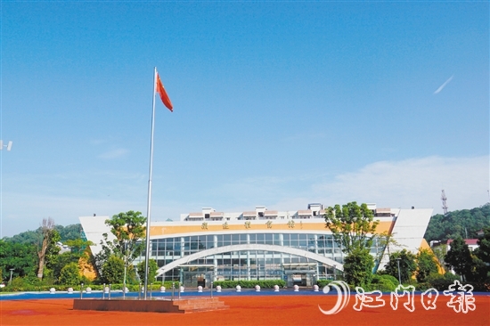 江門市實驗中學（高中部）環(huán)境優(yōu)美。