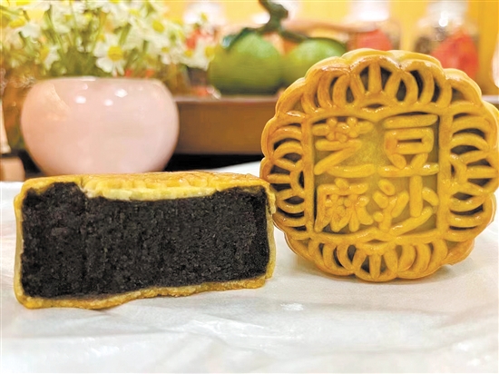 一個(gè)月餅的熱量相當(dāng)于兩碗米飯。