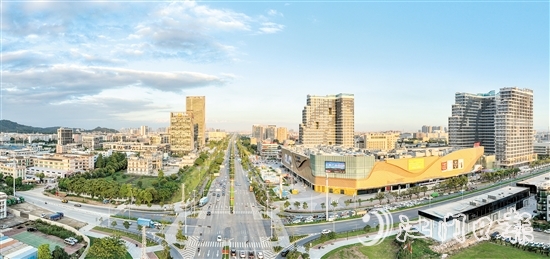 近年來，江海區(qū)發(fā)展日新月異，各類配套設(shè)施一應(yīng)俱全，為市民工作生活提供了便利。邱昱