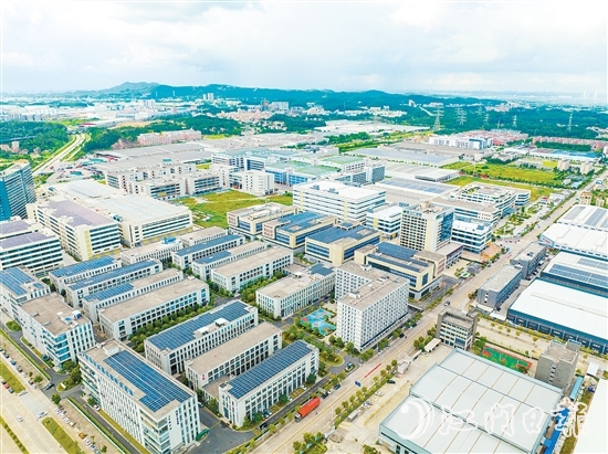 蓬江區(qū)加快推動(dòng)“3+2”產(chǎn)業(yè)集群發(fā)展。圖為蓬江產(chǎn)業(yè)園。劉淑君