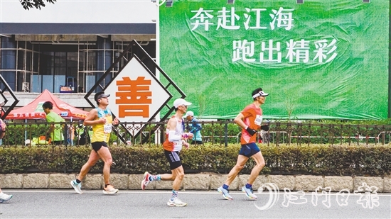 郭衛(wèi)強(qiáng)拿出帶兵打仗的作風(fēng)，確保每件事都有著落、有回音。