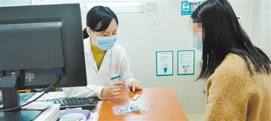 發(fā)生高危性行為后，應(yīng)及時到醫(yī)院咨詢和檢測。