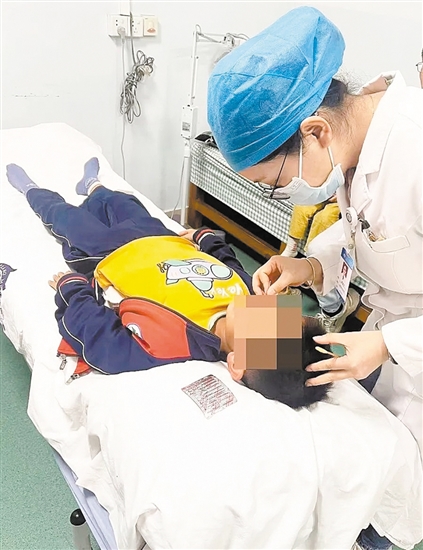 中醫(yī)康復特色夜間門診為患者提供高效服務。