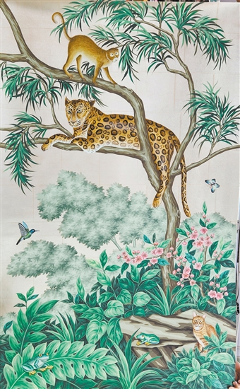 極具“中國意韻”的手繪墻紙。（受訪者供圖）