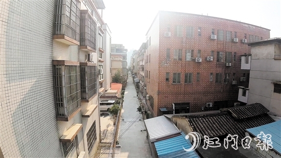 新昌明渠改造工程完成后，明渠兩側的人居環(huán)境得到明顯改善。