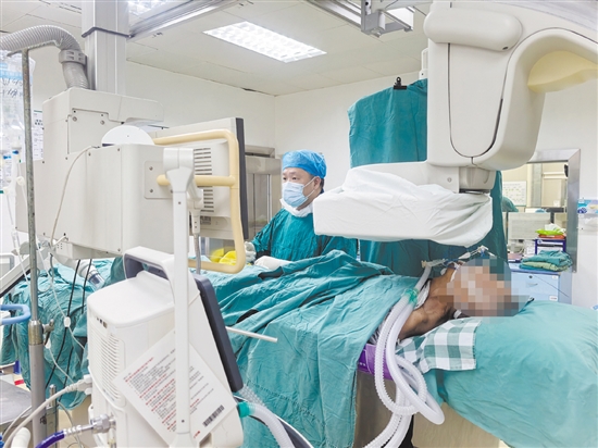 此次上腔靜脈支架置入術(shù)僅耗時30分鐘。