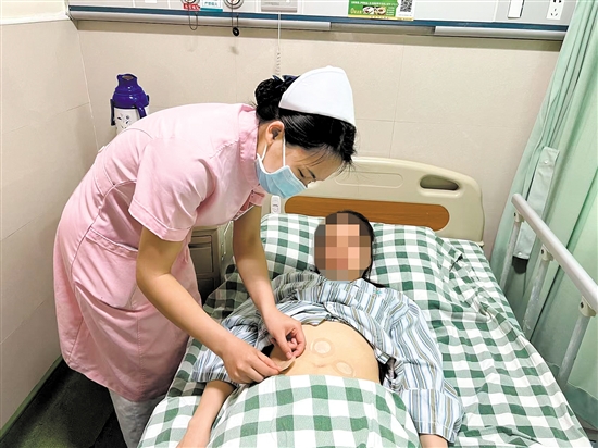 中醫(yī)特色療法治療脾虛患者。