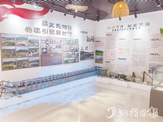 大田鎮(zhèn)“石山印記”村史館中的龍骨水車已有多年歷史。