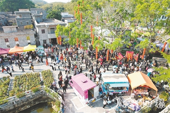 2024年，逾50萬人次游客在桂水村流連于僑村書屋、青年部落、濕地花海與非遺展演之間。