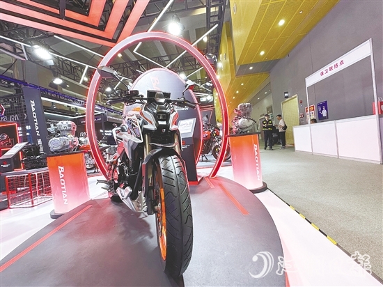 “江海造”中港寶田摩托車霸氣亮相廣交會。何榕