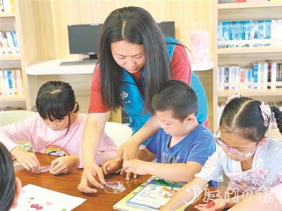 水口鎮(zhèn)新時(shí)代文明實(shí)踐所舉辦“翻開(kāi)一本書(shū)，打開(kāi)一個(gè)世界”主題閱讀活動(dòng)。