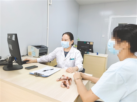 兒童青少年如果出現(xiàn)營養(yǎng)問題應(yīng)及時就診，尋求專業(yè)人士的建議。