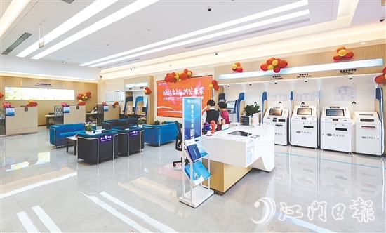 營業(yè)廳環(huán)境煥然一新，功能分區(qū)清晰明確。