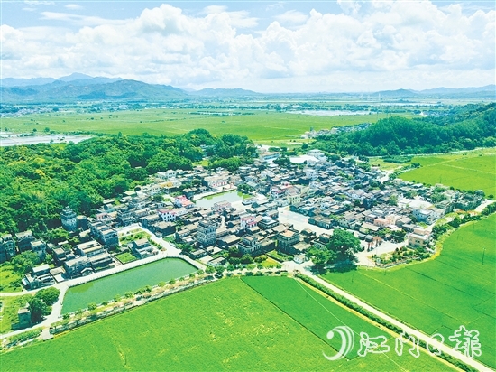 斗山鎮(zhèn)橫江村聚焦和美鄉(xiāng)村建設(shè)，以“宜居宜業(yè)宜游”為著力點(diǎn)推動(dòng)鄉(xiāng)村振興，在產(chǎn)業(yè)、生態(tài)、民生等領(lǐng)域持續(xù)發(fā)力。