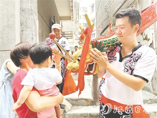 泗丫村將“扒旱龍”的習(xí)俗保留下來。