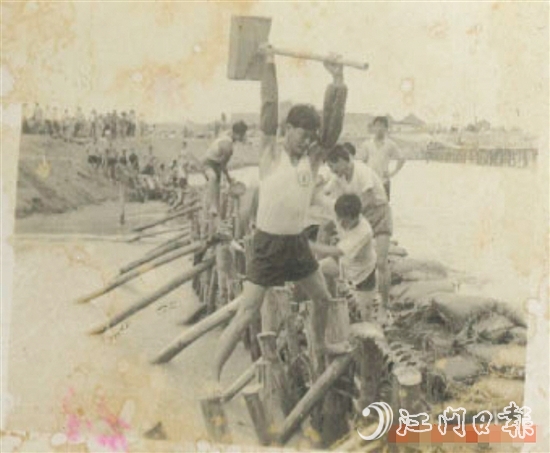1958年9月，恩平拉開錦江水庫建設的序幕。