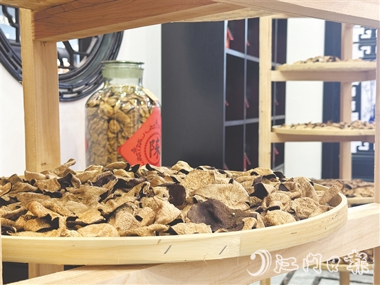 新會(huì)陳皮是藥食同源的佳品。