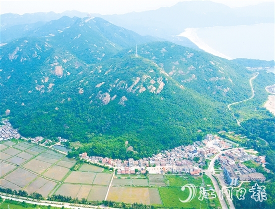川島鎮(zhèn)飛東村依山傍海，擁有豐富美麗的旅游資源。