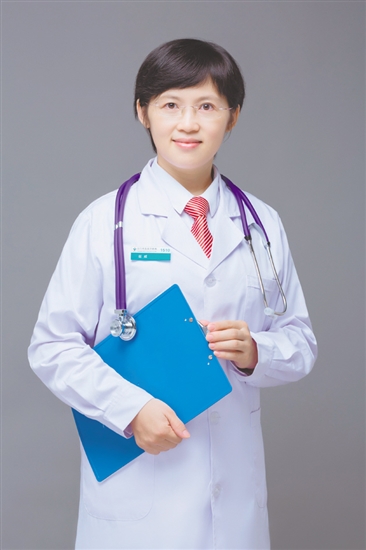 崔威：江門市五邑中醫(yī)院治未病科主任，主任中醫(yī)師。