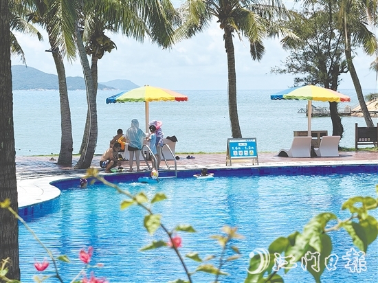 這個夏天，臺山以愈發(fā)鮮明的濱海旅游符號，吸引八方來客奔赴山海之約。