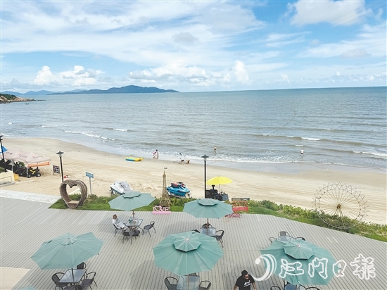 臺山以川島鎮(zhèn)、北陡鎮(zhèn)等優(yōu)質(zhì)海灘為基底，打造多元立體旅游矩陣，讓濱海旅游從“一日游”向“深度游”轉(zhuǎn)變。