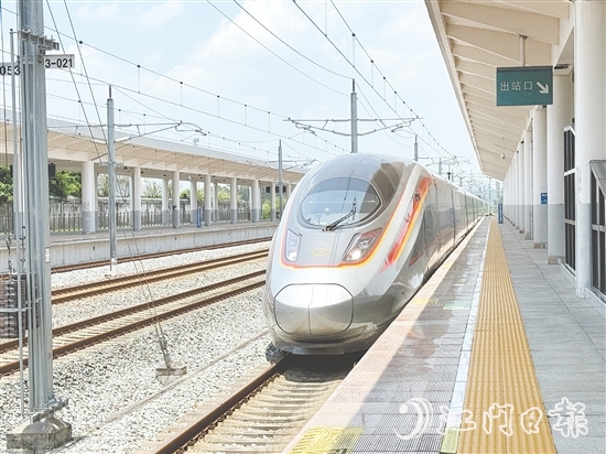 7月1日起，從香港西九龍站坐高鐵可直達恩平站。