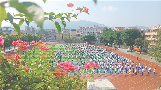 大課間活動(dòng)現(xiàn)場(chǎng)。