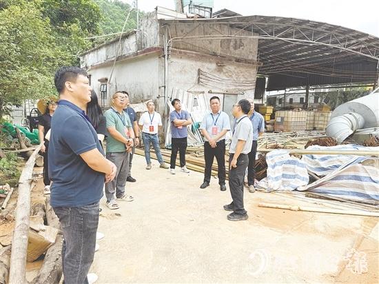 大江鎮(zhèn)人大代表走訪調(diào)研民生實(shí)事項(xiàng)目，廣泛收集民意。