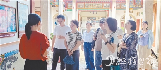 7月，新會區(qū)政協(xié)港澳臺僑和外事委員會圍繞“以‘僑村共建’助力‘百千萬工程’”主題赴梅州市調(diào)研。