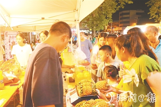 梅灣菠蘿受到市民、游客歡迎。