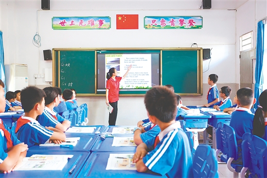 怡霖學(xué)校教學(xué)成績(jī)突出，辦學(xué)特色鮮明。