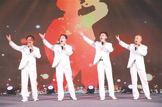 22支參賽隊(duì)伍以飽滿(mǎn)的熱情和精湛的技藝，演繹了一首首經(jīng)典軍旅歌曲。