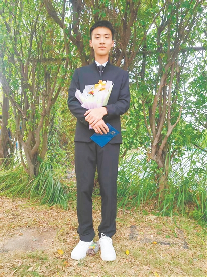 武警警官學(xué)院郭宇涵