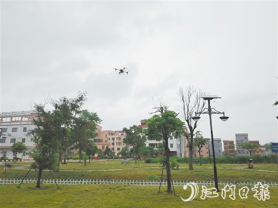 沙湖鎮(zhèn)利用無(wú)人機(jī)做好消殺。