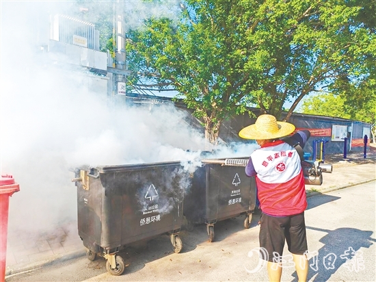 恩平市廣泛組織動員各方力量，構(gòu)建起“黨建引領(lǐng)、全域共治”的防控屏障。