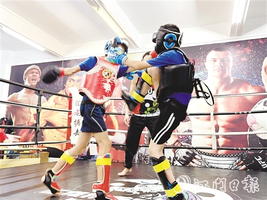 運(yùn)動(dòng)員敢打敢拼，展現(xiàn)出良好的競(jìng)技狀態(tài)和精神風(fēng)貌。