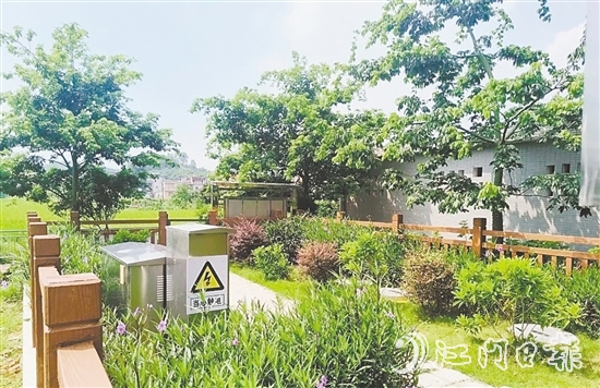 桃源鎮(zhèn)錢塘村污水處理站與周圍環(huán)境相協(xié)調(diào)。