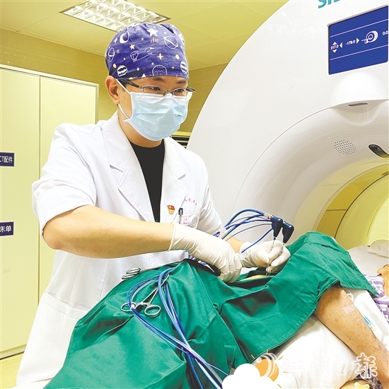 關(guān)健威 關(guān)健威