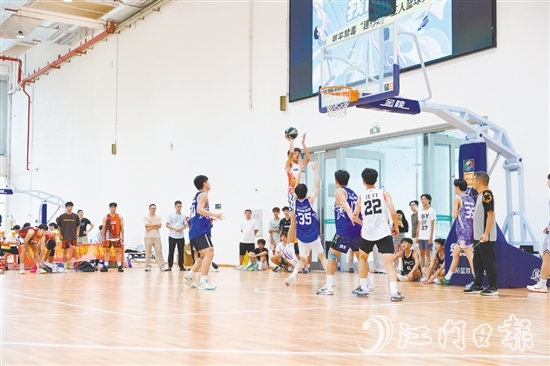 2025恩平禁毒三人籃球賽上，運(yùn)動員們以“籃”不住的激情傳達(dá)著對健康無毒生活的熱愛。