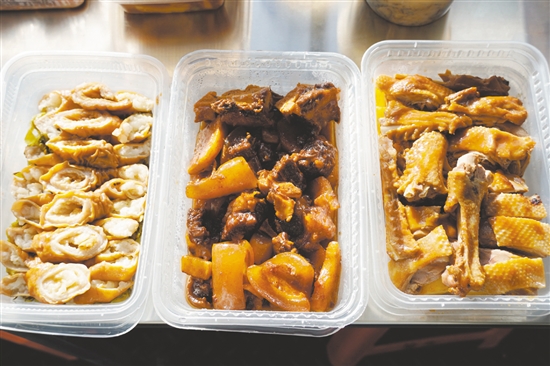 外擺菜品豐富。