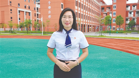 恩平市實(shí)驗(yàn)小學(xué)校長(zhǎng)梁惠勻