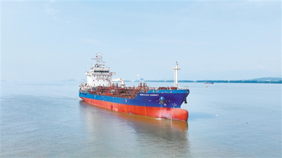 9月26日，7700載重噸油化船“HERCULES