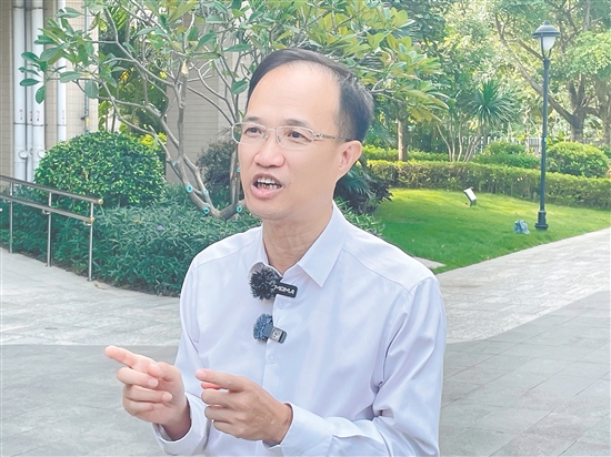 廣東省疾病預(yù)防控制中心首席科學(xué)家何劍峰解讀當(dāng)前疫情防控重點(diǎn)。