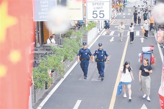 我市公安機關統(tǒng)籌抓好“兩節(jié)”安保和基孔肯雅熱疫情防控工作。