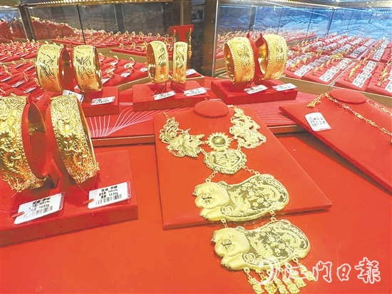 截至昨日，黃金價格年度漲幅仍超過50%。