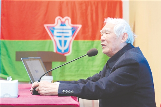 陳國(guó)良走進(jìn)臺(tái)山市第一中學(xué)，為全校師生帶來(lái)一場(chǎng)精彩的講座。