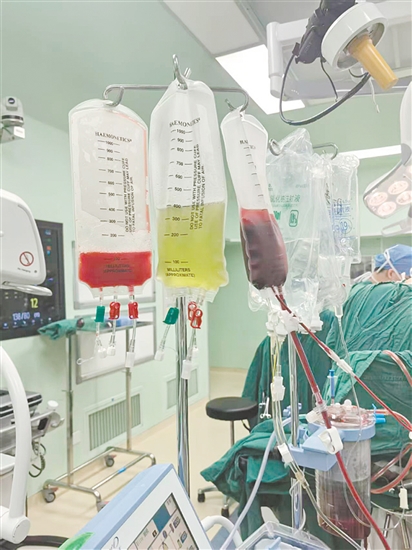 回收機內的血小板、血漿、紅細胞。