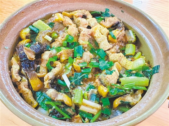 英國(guó)博主特別推薦江門(mén)黃鱔飯。