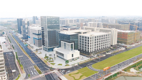 江海區(qū)擁有眾多優(yōu)勢(shì)平臺(tái)，為人才提供了施展才華的廣闊天地。圖為江門安全應(yīng)急智能機(jī)器人產(chǎn)業(yè)園。